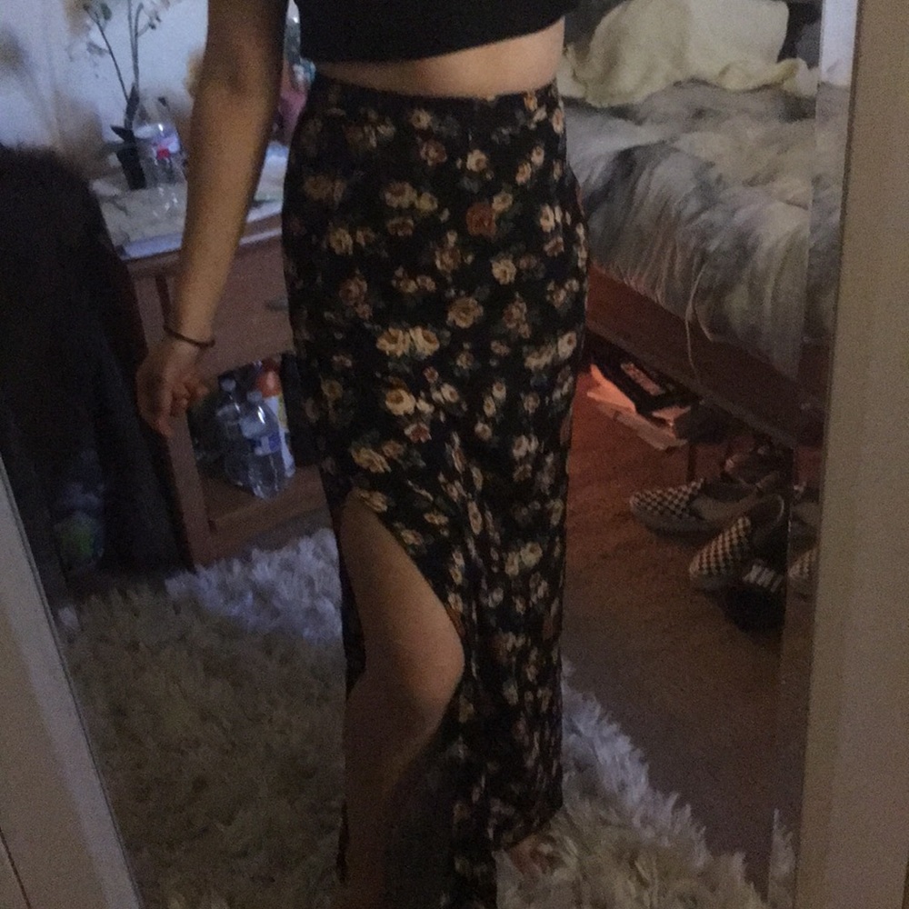 Long slit floral pattern maxi skirt